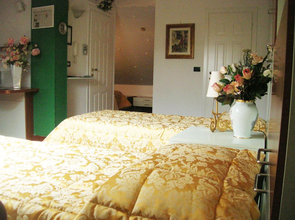 B&B Anna Moncalieri Pokój zdjęcie